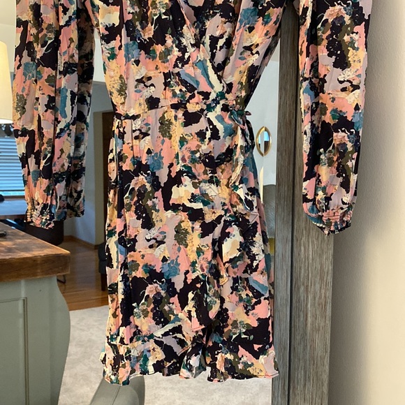 IRO Paris, 40, “bloomy” wrap dress, beautiful floral pattern!Needs small repair - Picture 4 of 12
